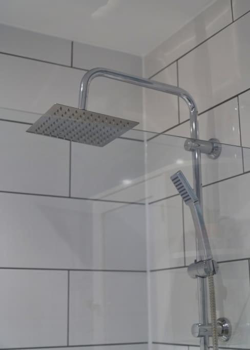 Stunning Luxury 2 Bed Apartment With En-Suite In Wokingham City Centre Esterno foto