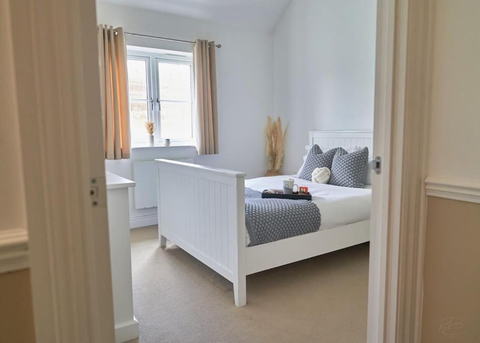 Stunning Luxury 2 Bed Apartment With En-Suite In Wokingham City Centre Esterno foto