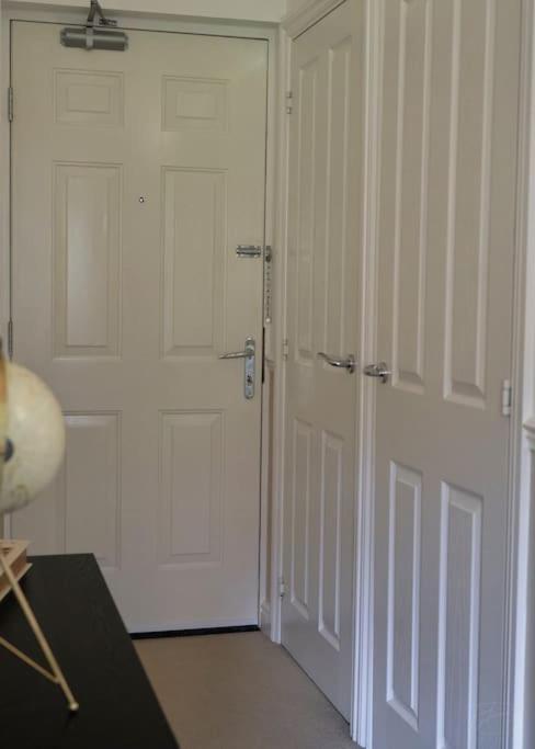 Stunning Luxury 2 Bed Apartment With En-Suite In Wokingham City Centre Esterno foto